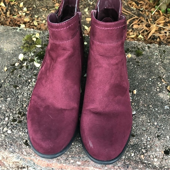 Unisa Piera Suede quilt stitching Ankle Boots with Buckle  Dark Red  8.5 - Picture 4 of 6